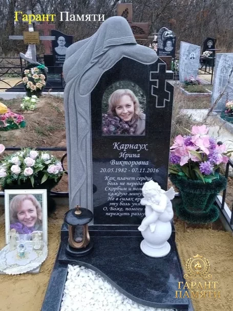 Памятник из гранита "Плачущая Дева" 31